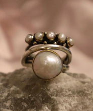 Load image into Gallery viewer, Silver Vintage Pearl Opening Ring
