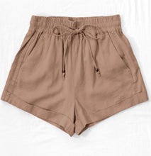 Load image into Gallery viewer, Linen Waistband Shorts
