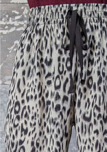 Load image into Gallery viewer, Animal Print Jogger Pant
